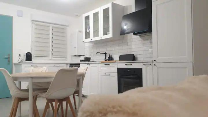 Chambre Calme Dans Une Maison Neuve Avec Jardin Billere Exteriör bild